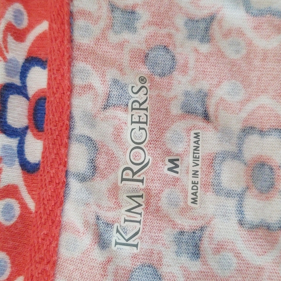 Kim Rogers causal top - Picture 2 of 5